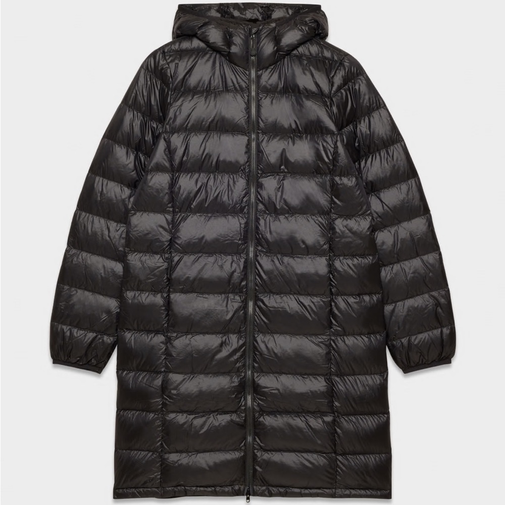 Aritzia TNA the little puff long black Small